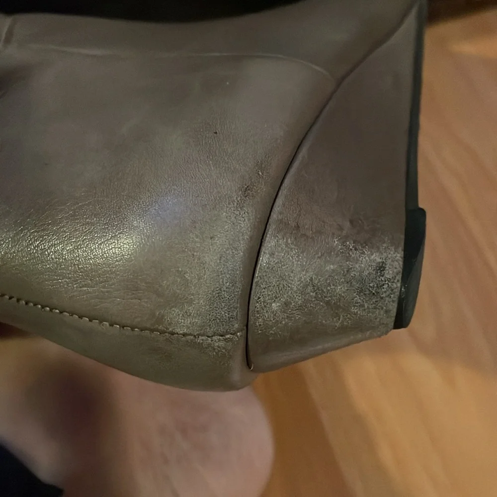 Grey leather boots - Picture 2 of 10